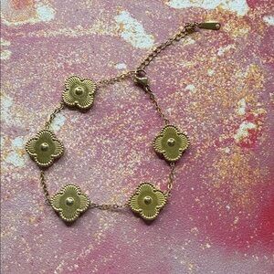 Elegant Gold Floral Bracelet